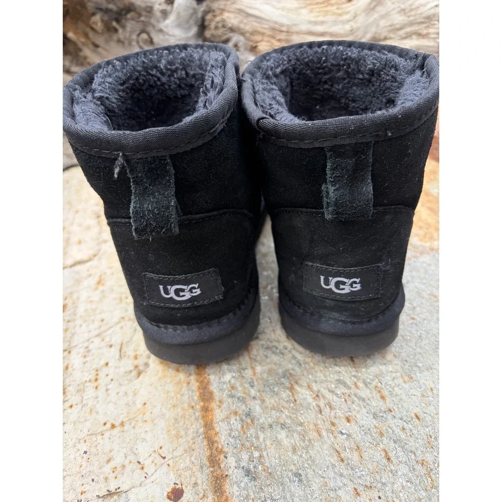 UGG Classic Mini Black Suede Shearling‎ Lined Ankle Boots Womens Size 38